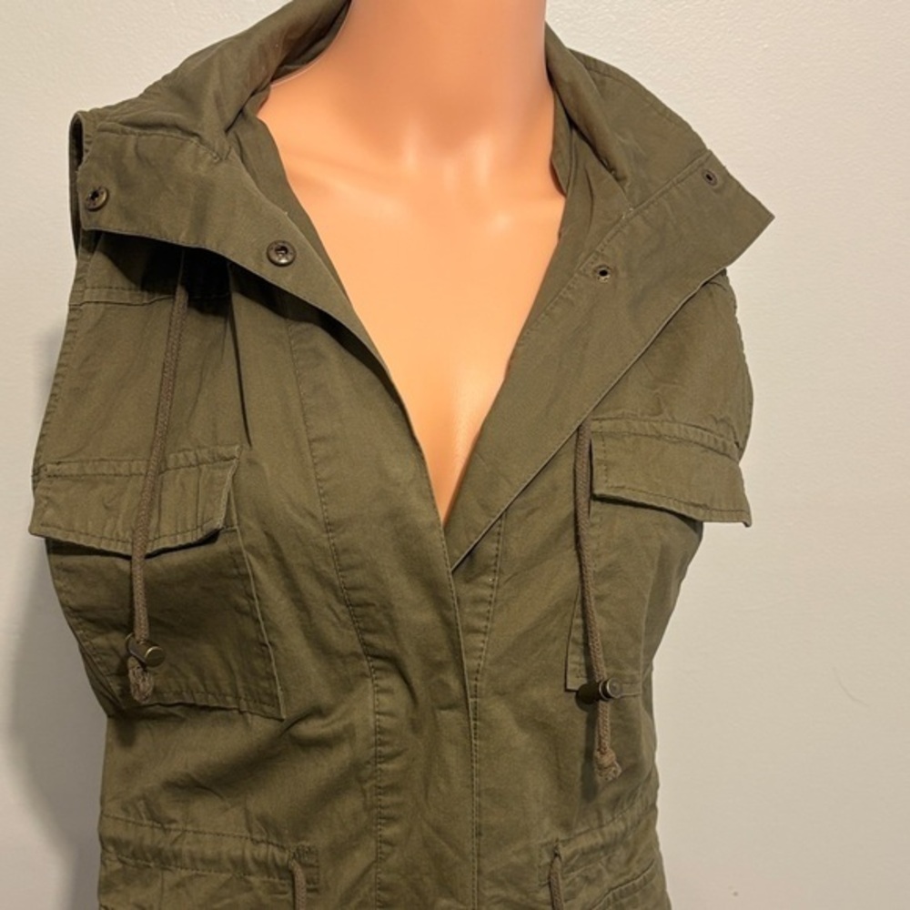 Love Tree Khaki Women's Sleeveless Vest